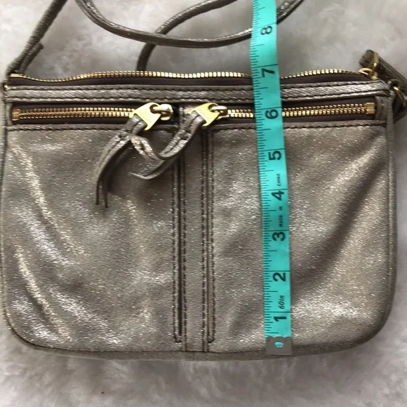 Fossil shimmer metallic Leather small Crossbody - Picture 10 of 13